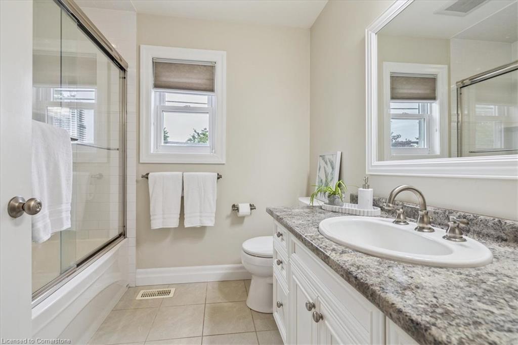 466 Holtby Avenue Property Photo 19