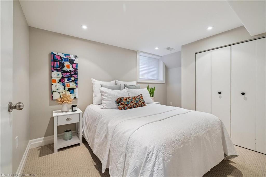 466 Holtby Avenue Property Photo 25