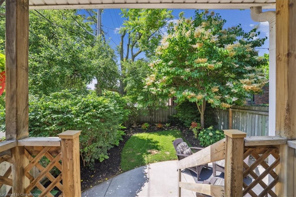 466 Holtby Avenue Property Photo 26