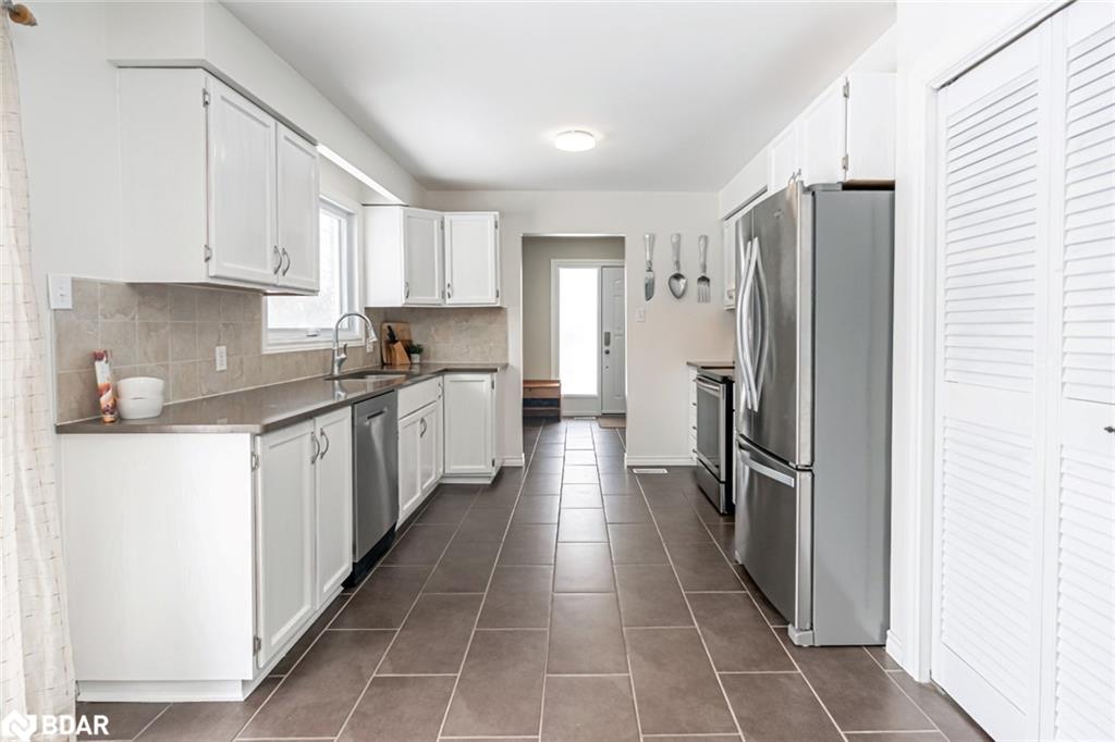 5853 Yonge Street Property Photo 3