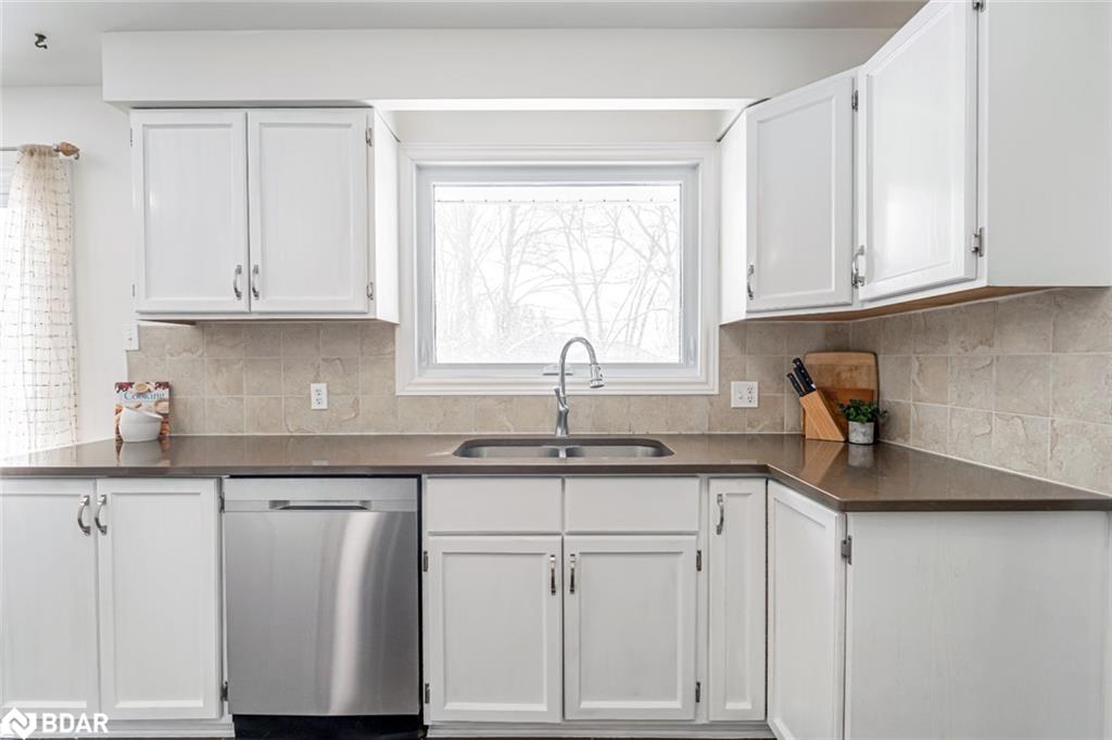 5853 Yonge Street Property Photo 4