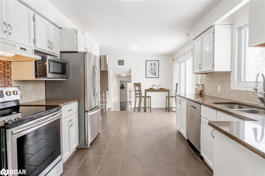 5853 Yonge Street Property Photo 5