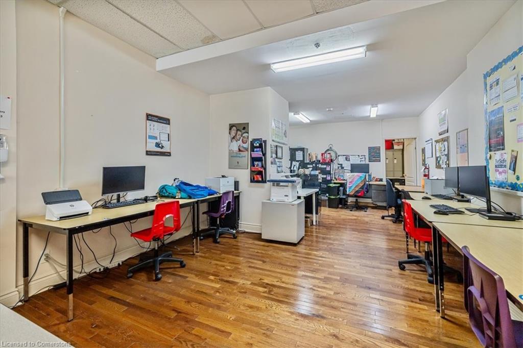 138 James Street N Property Photo 18
