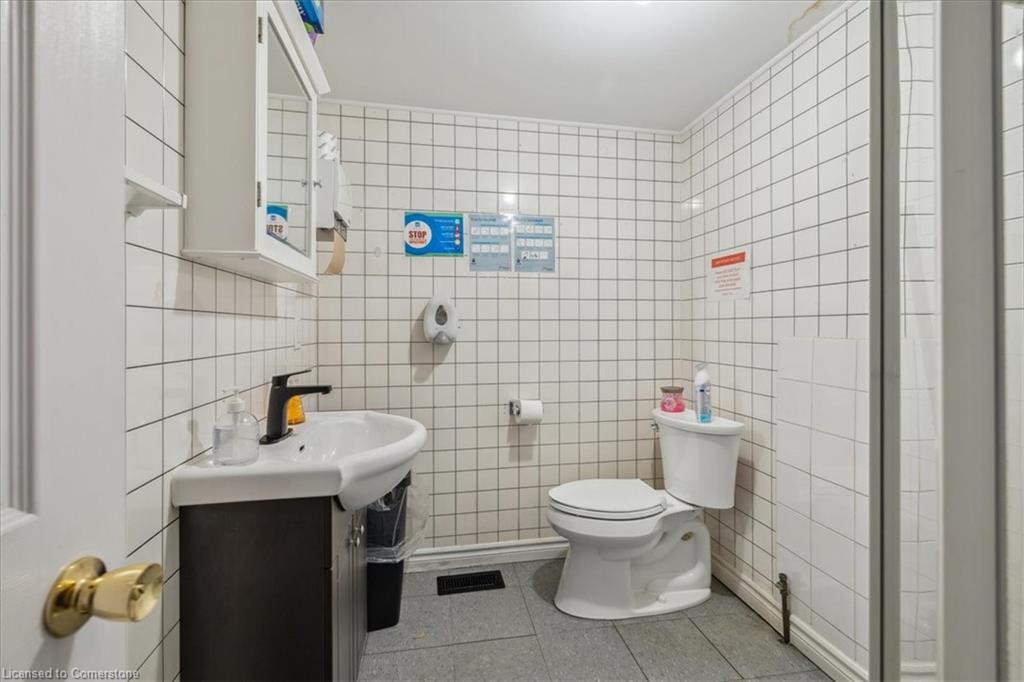 138 James Street N Property Photo 30