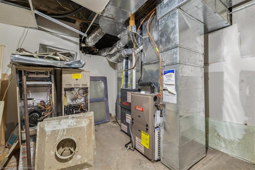 138 James Street N Property Photo 39