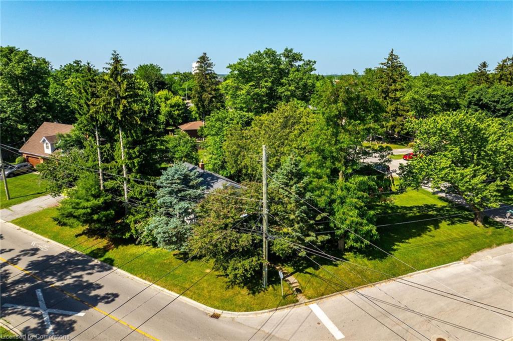 69 Renfrew Street E Property Photo 2