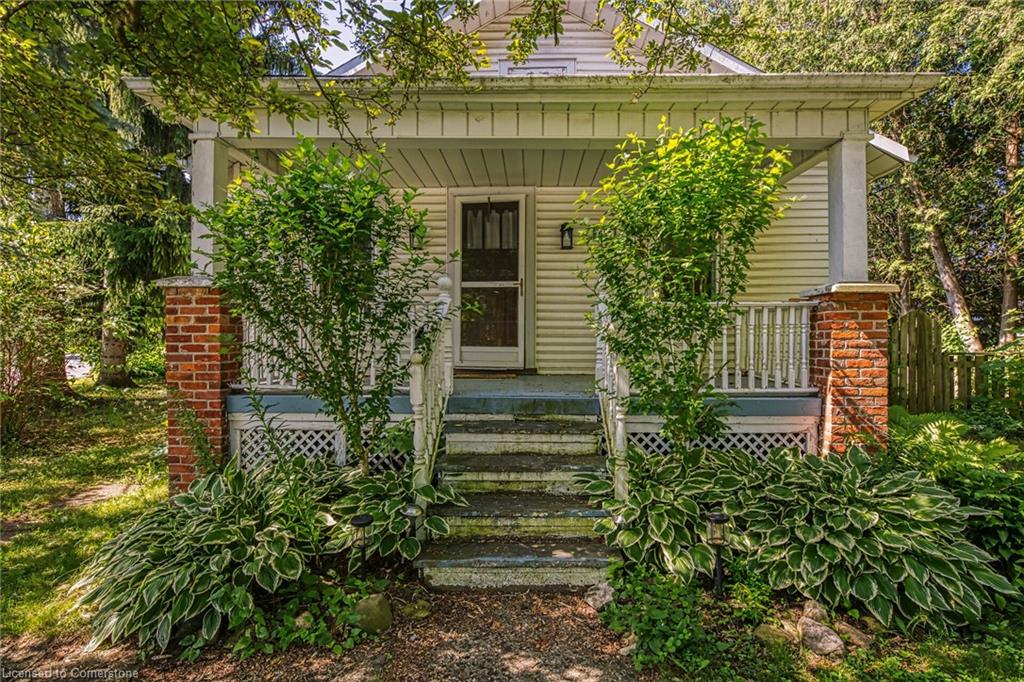 69 Renfrew Street E Property Photo 4