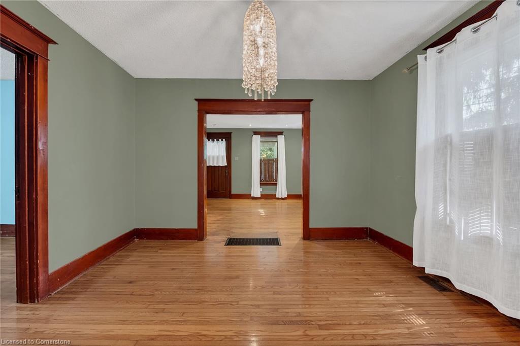 69 Renfrew Street E Property Photo 13