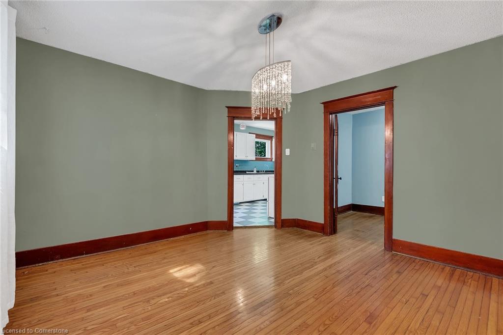 69 Renfrew Street E Property Photo 14
