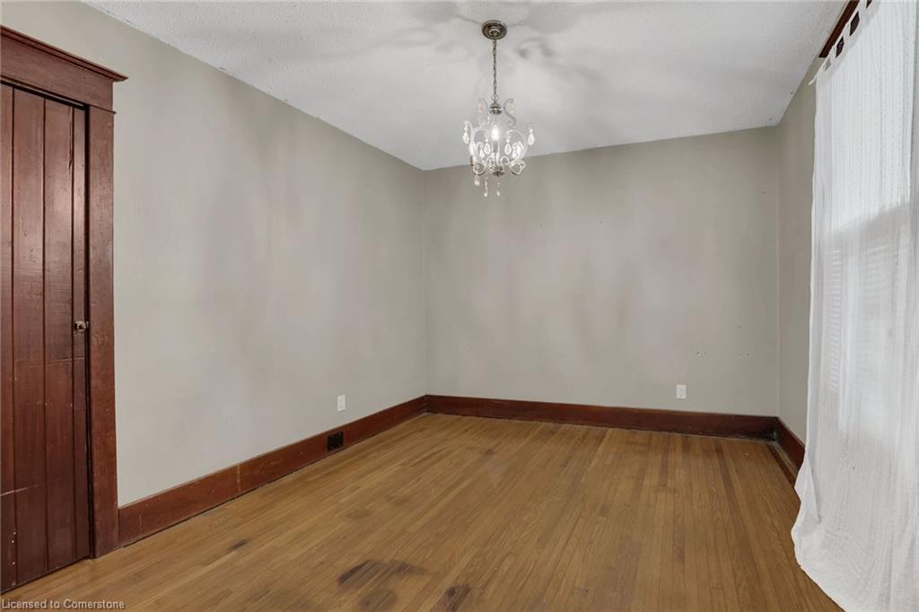 69 Renfrew Street E Property Photo 19