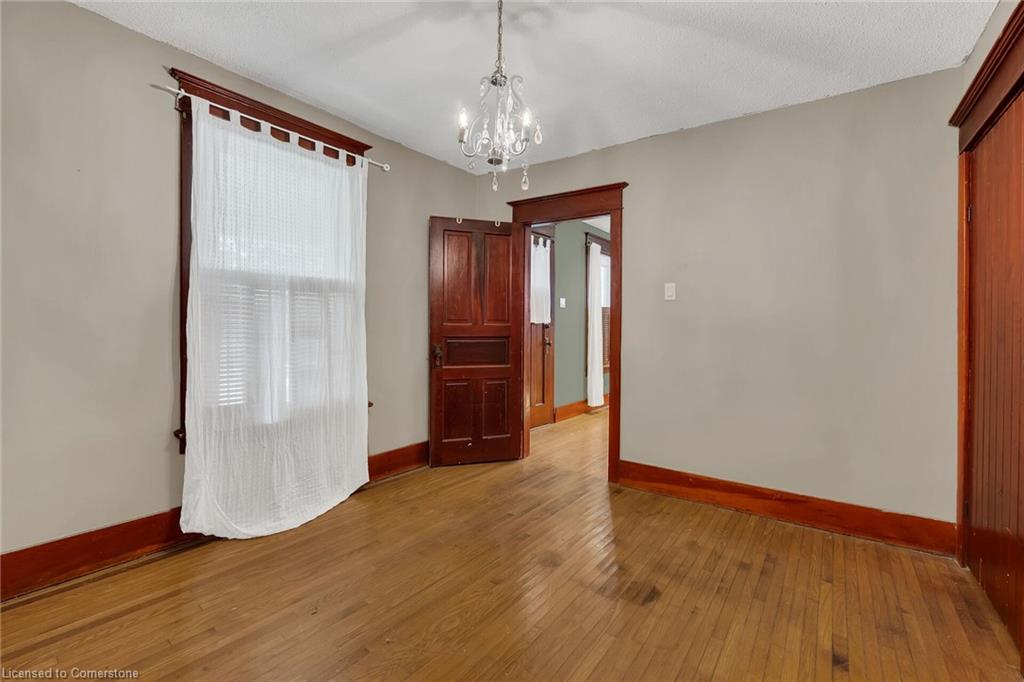 69 Renfrew Street E Property Photo 20