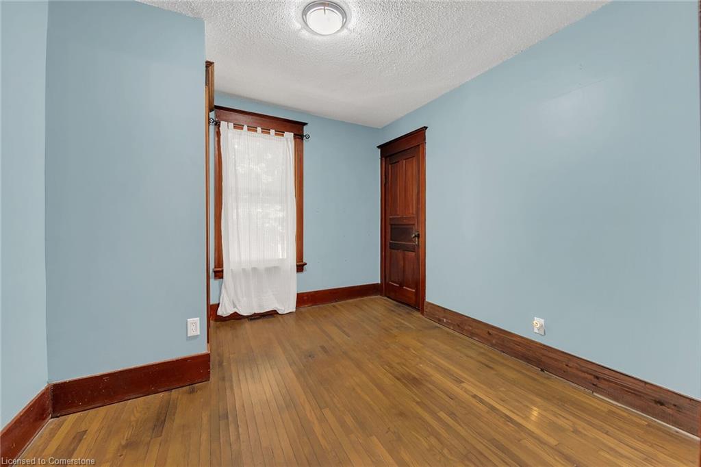 69 Renfrew Street E Property Photo 21
