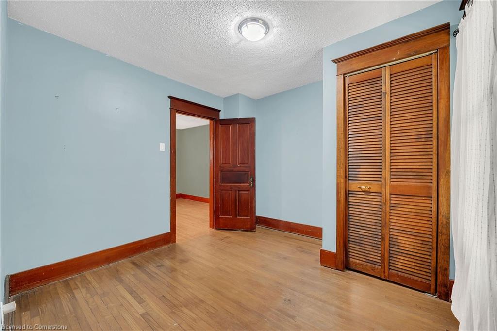 69 Renfrew Street E Property Photo 22
