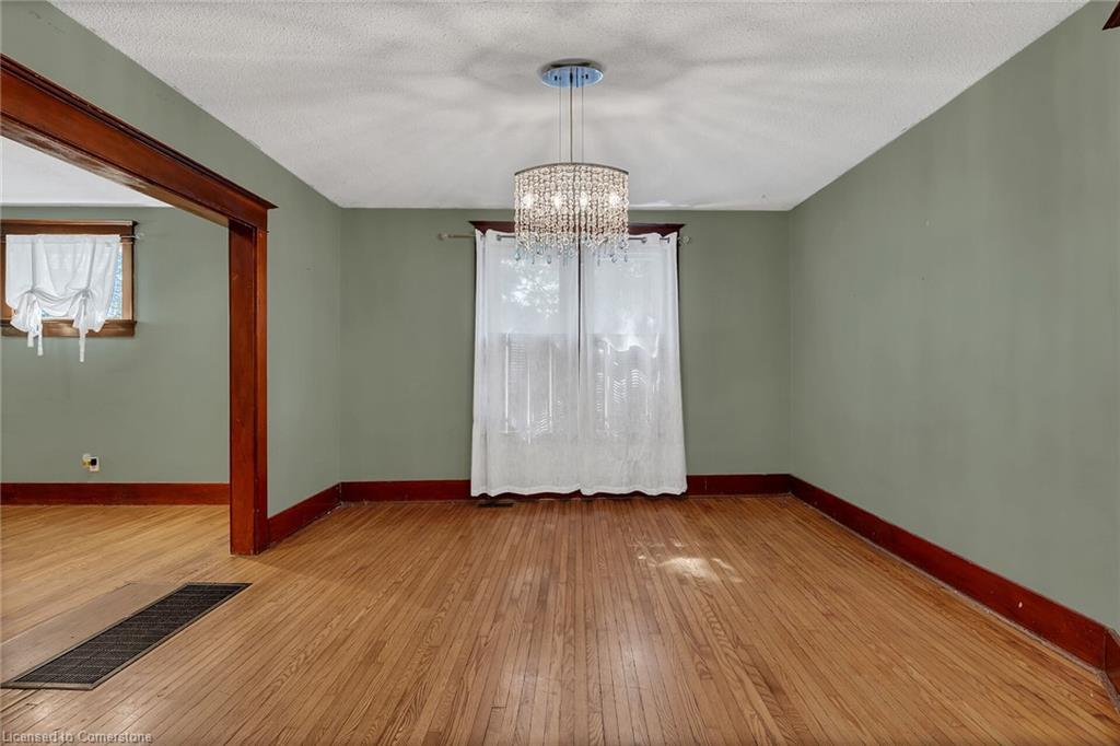 69 Renfrew Street E Property Photo 23