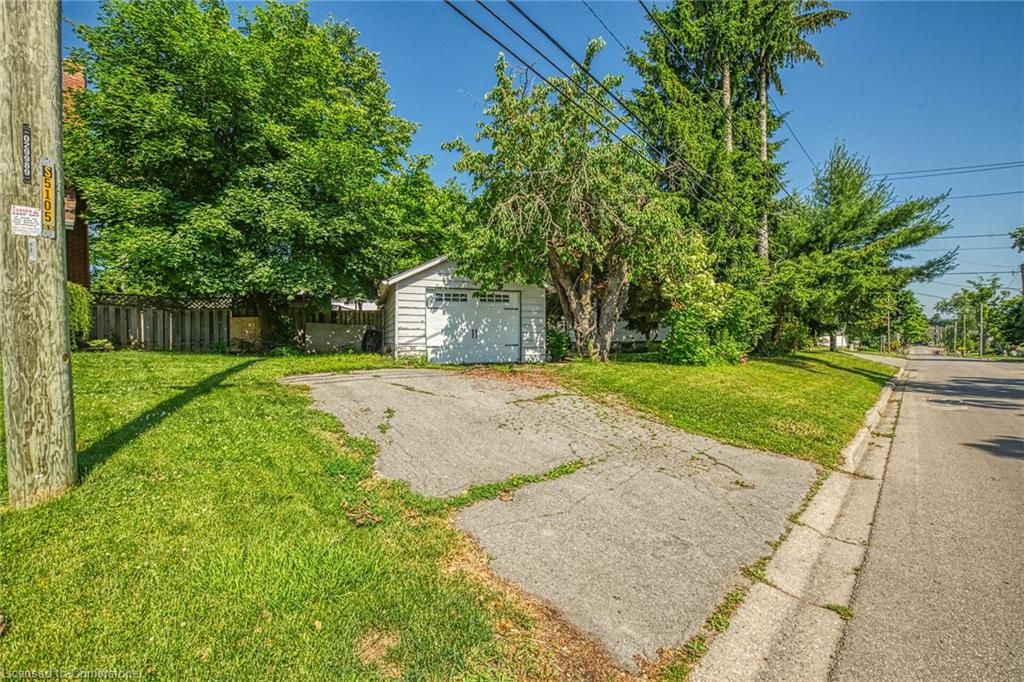 69 Renfrew Street E Property Photo 28
