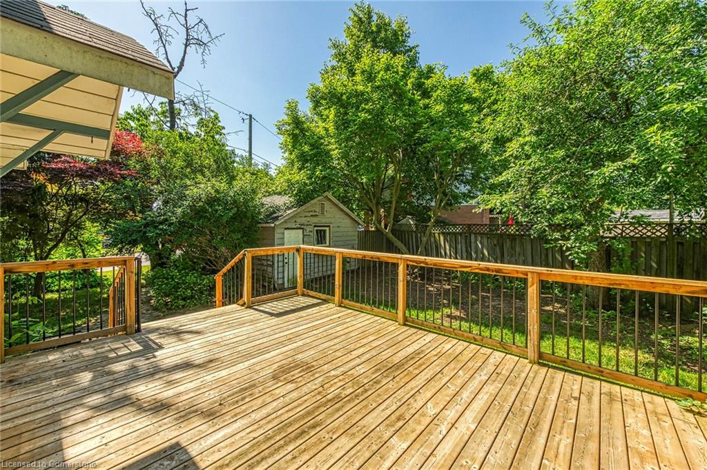 69 Renfrew Street E Property Photo 33
