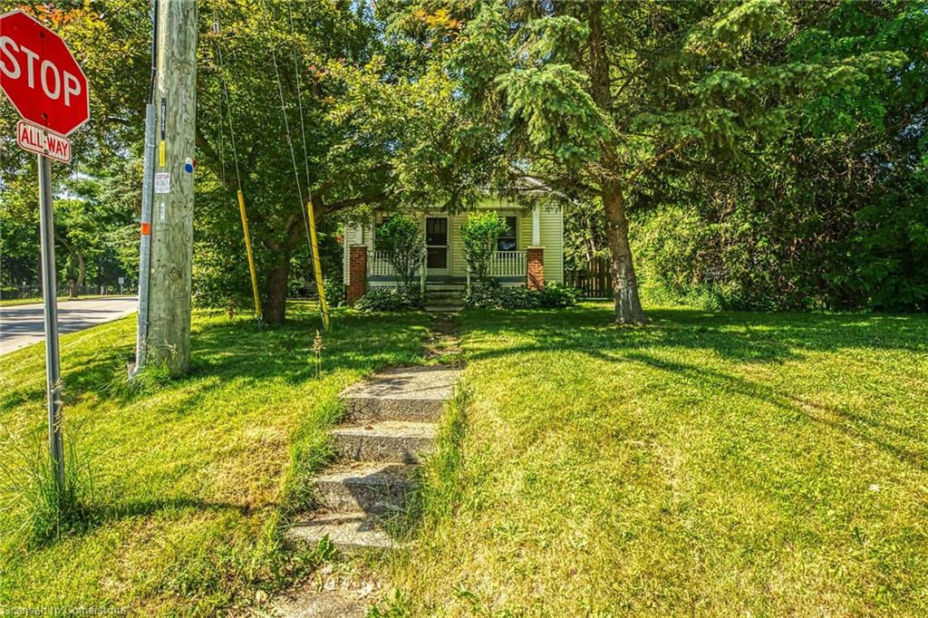 69 Renfrew Street E Property Photo 46