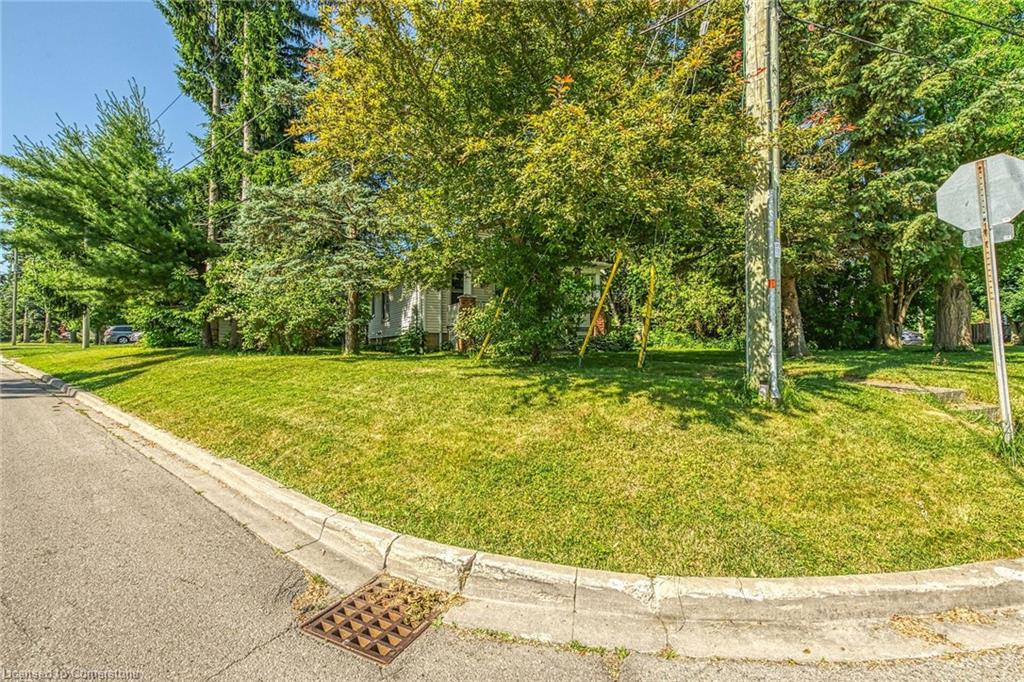 69 Renfrew Street E Property Photo 48