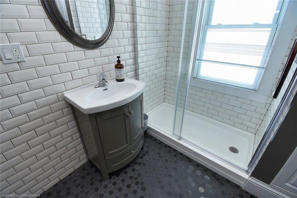 5 Cross Street Property Photo 33