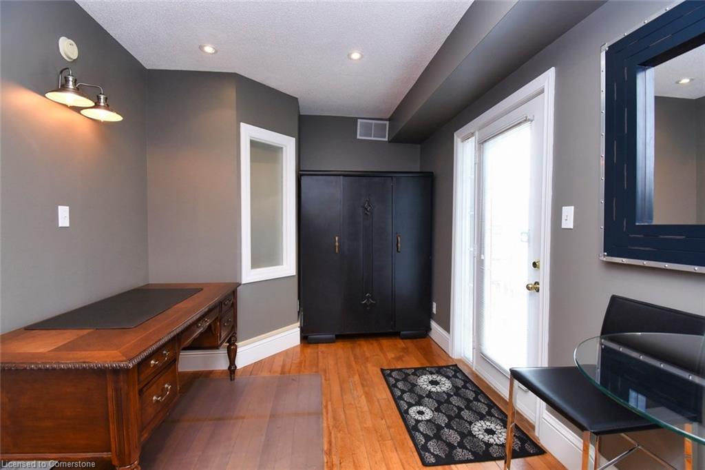 5 Cross Street Property Photo 41