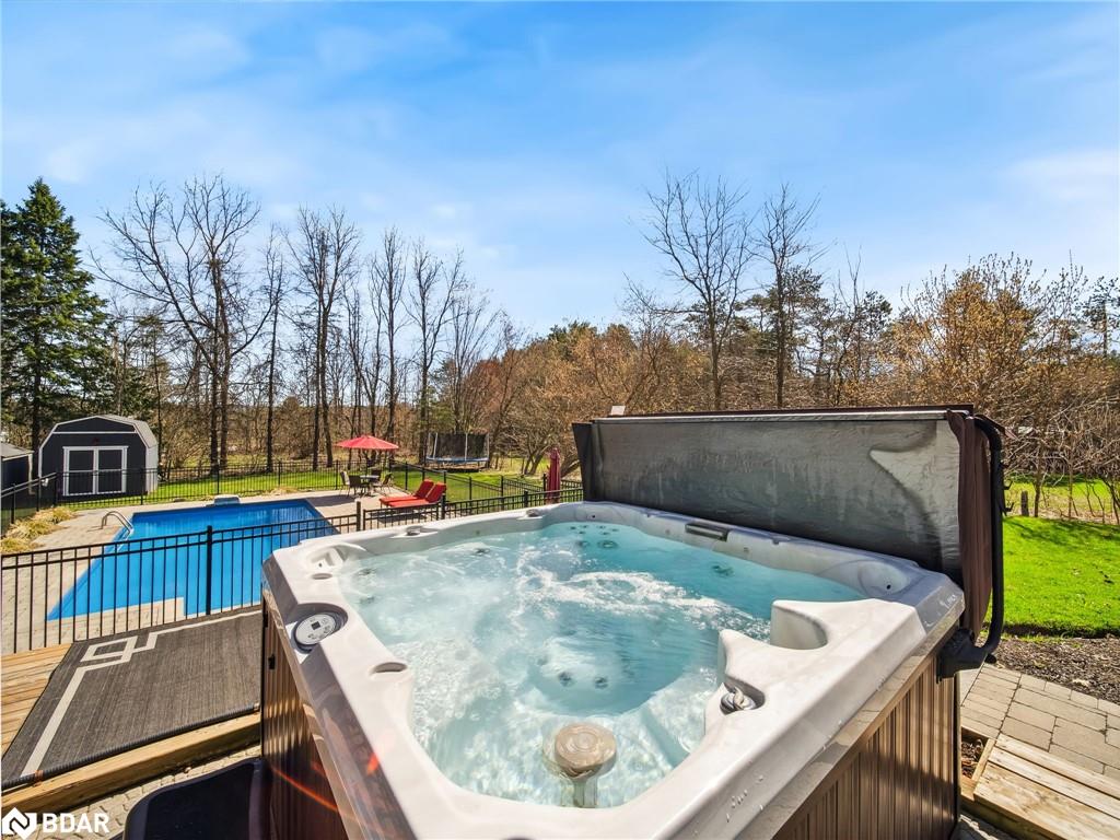 4539 Penetanguishene Road Property Photo 6