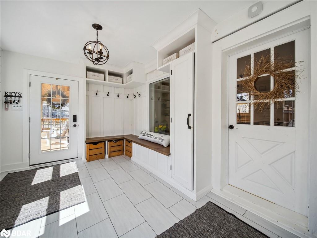 4539 Penetanguishene Road Property Photo 8