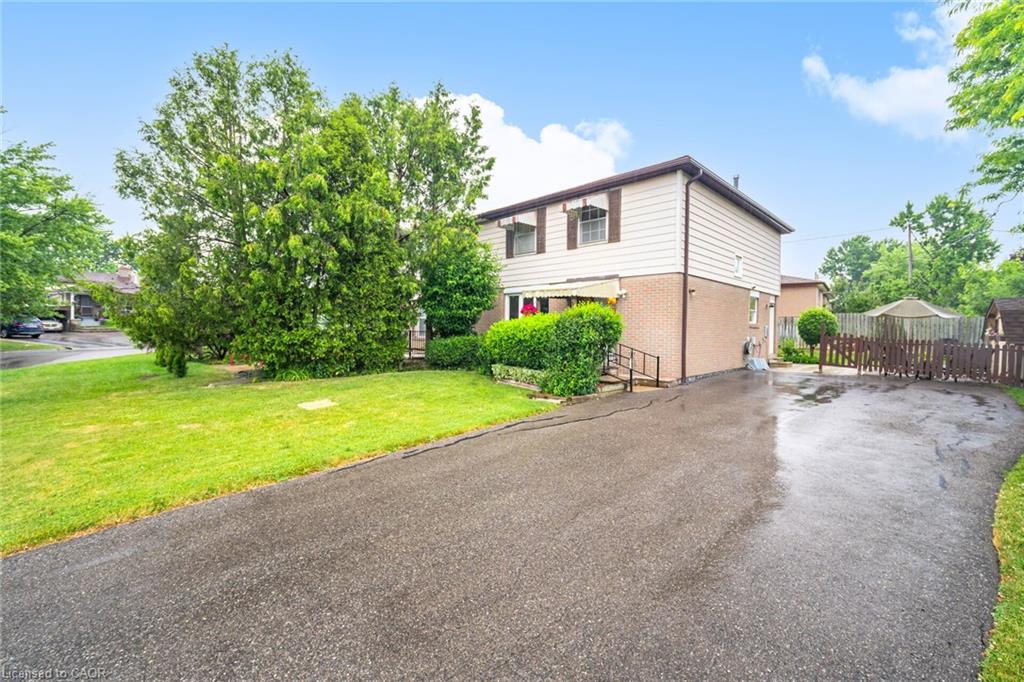 5 Danesbury Crescent Property Photo 2