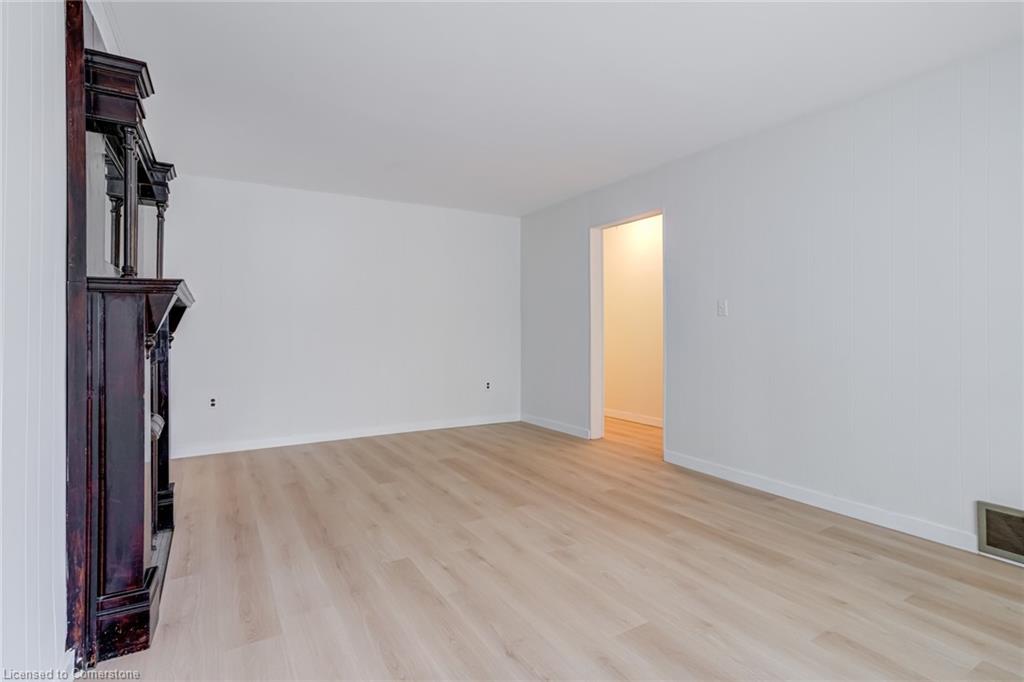 55 Young Street Property Photo 6