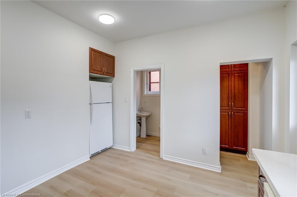 55 Young Street Property Photo 11