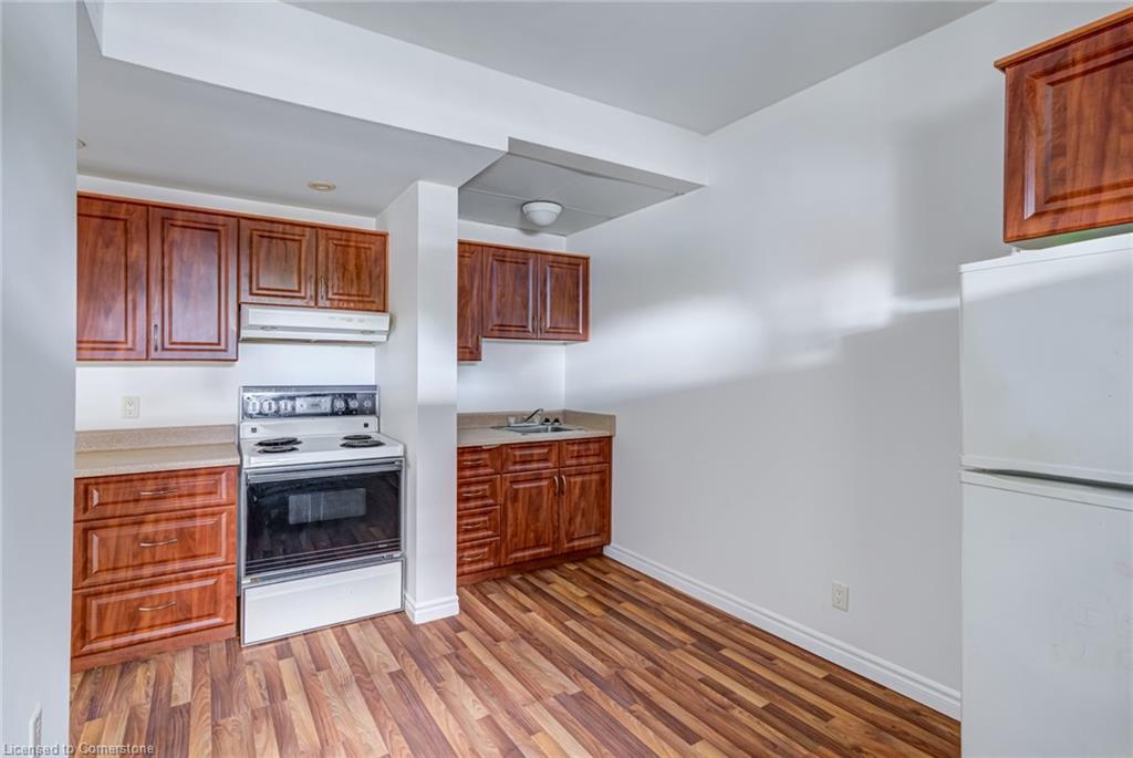 55 Young Street Property Photo 24