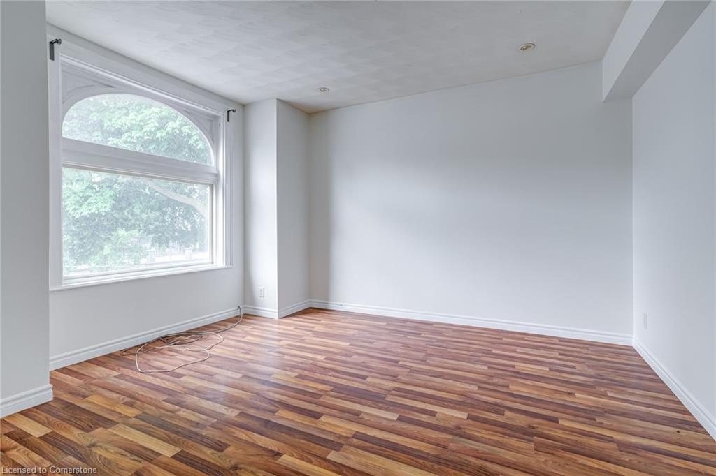 55 Young Street Property Photo 27