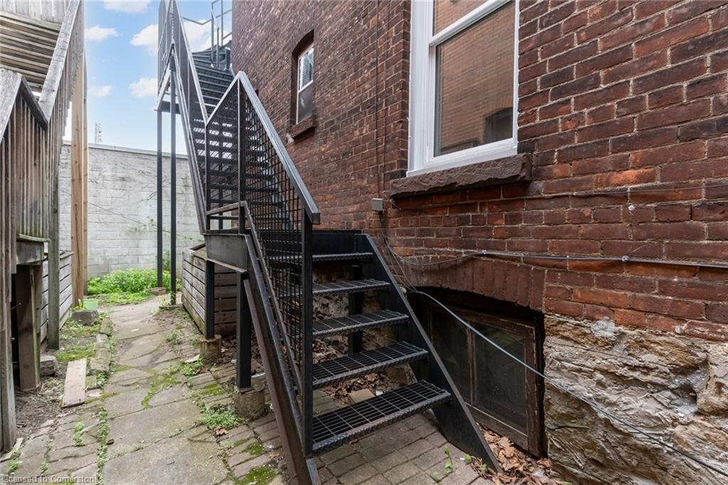 55 Young Street Property Photo 38