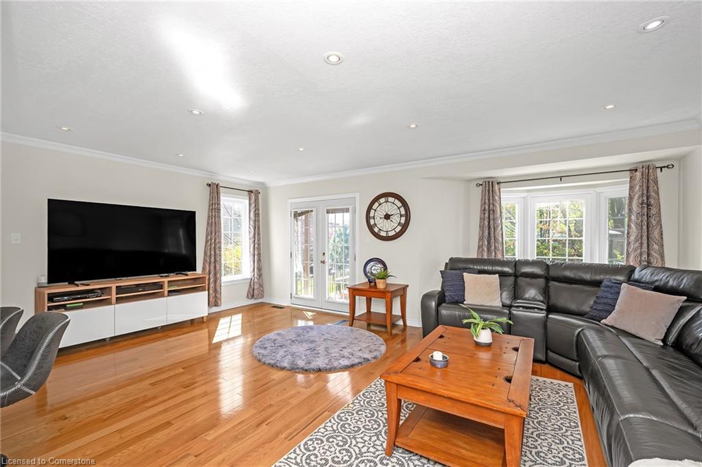 22 Waterford Crescent Property Photo 7