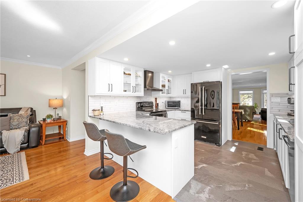 22 Waterford Crescent Property Photo 8