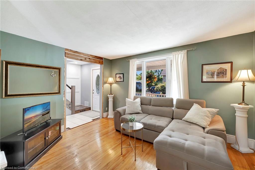 25 Foster Avenue Property Photo 9