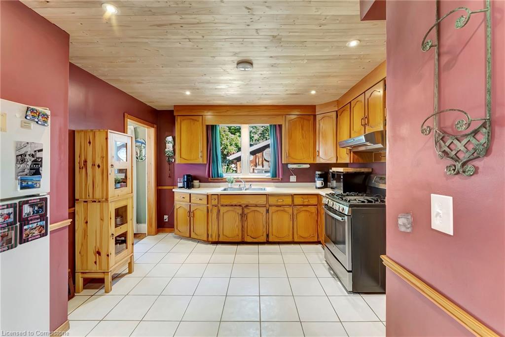 25 Foster Avenue Property Photo 12