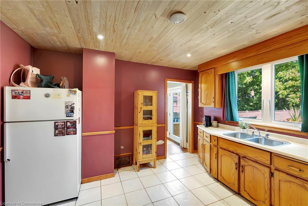 25 Foster Avenue Property Photo 15