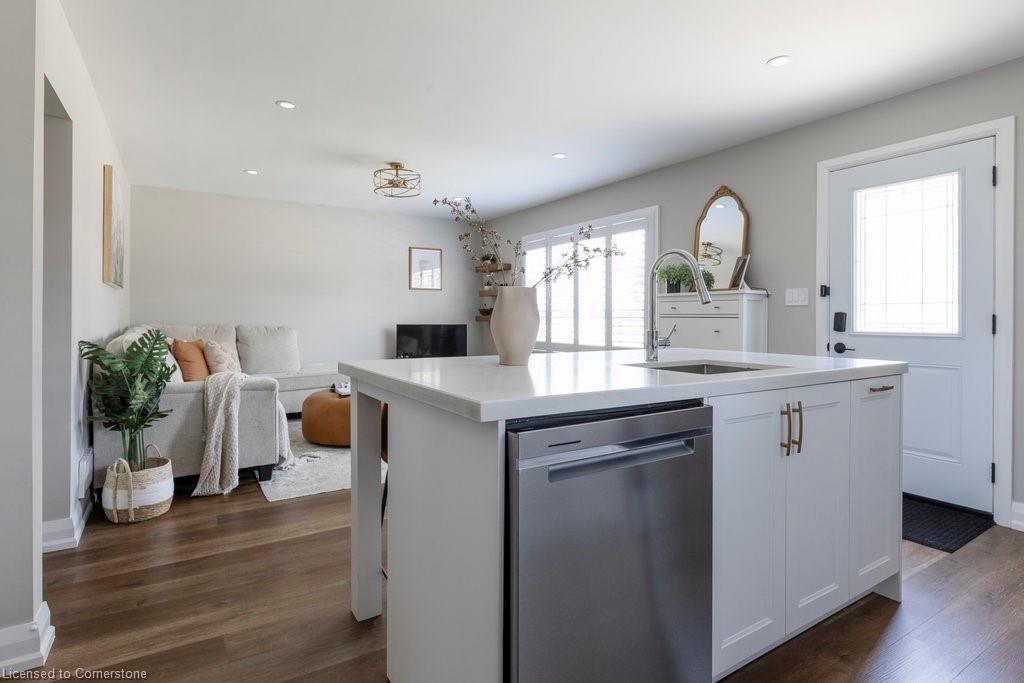 40 Duncombe Drive Property Photo 13
