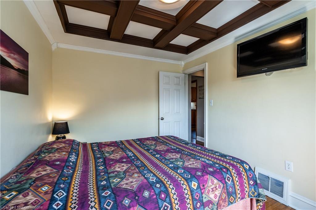 228 Green Road Property Photo 8