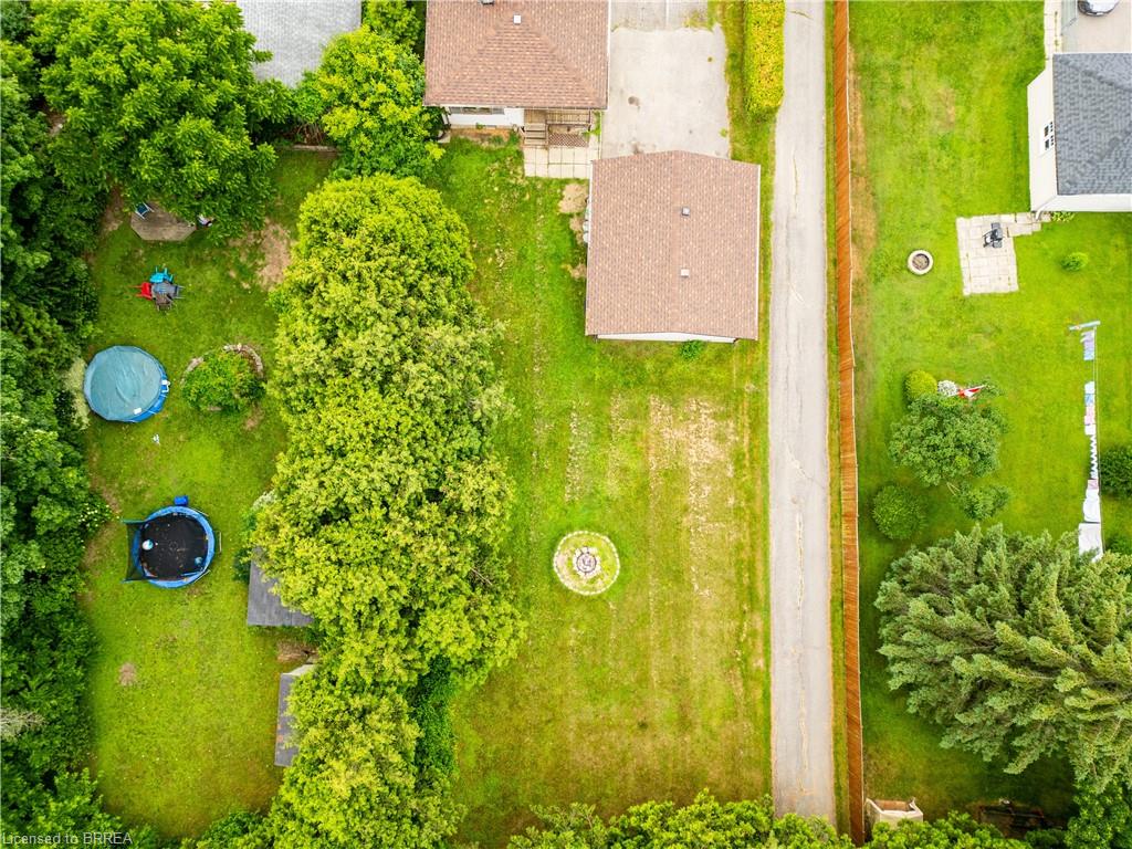 978 Norfolk Street N Property Photo 21