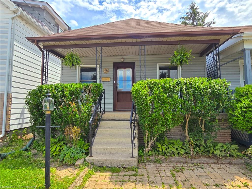 100 Houghton Avenue N Property Photo 1