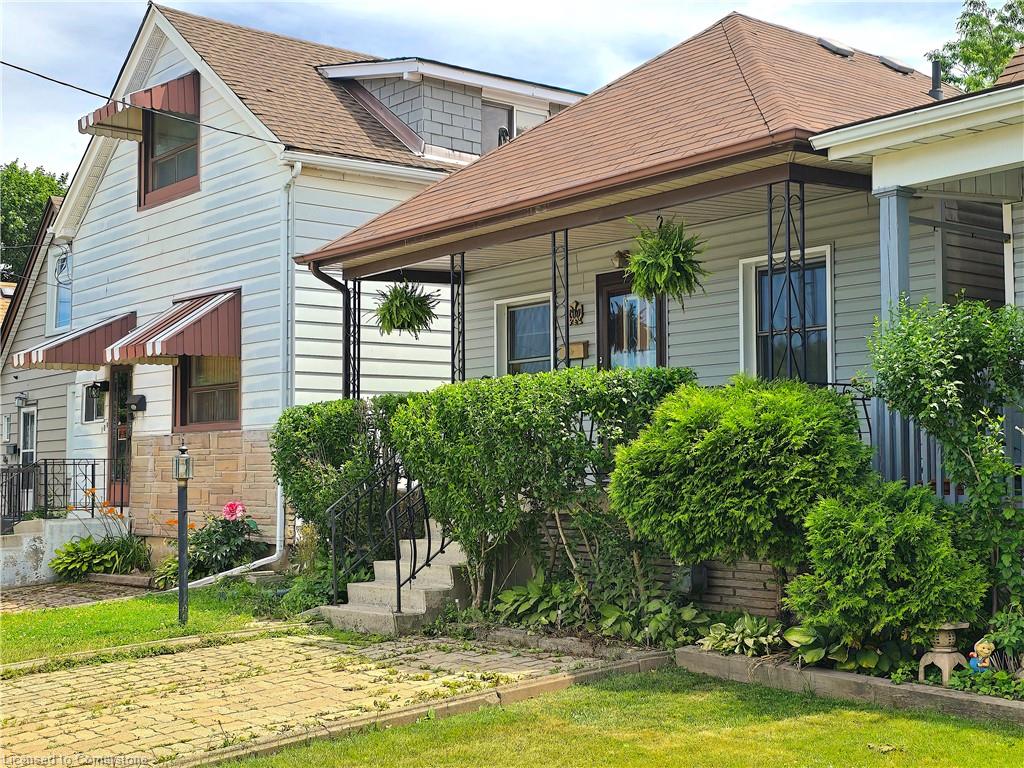 100 Houghton Avenue N Property Photo 2