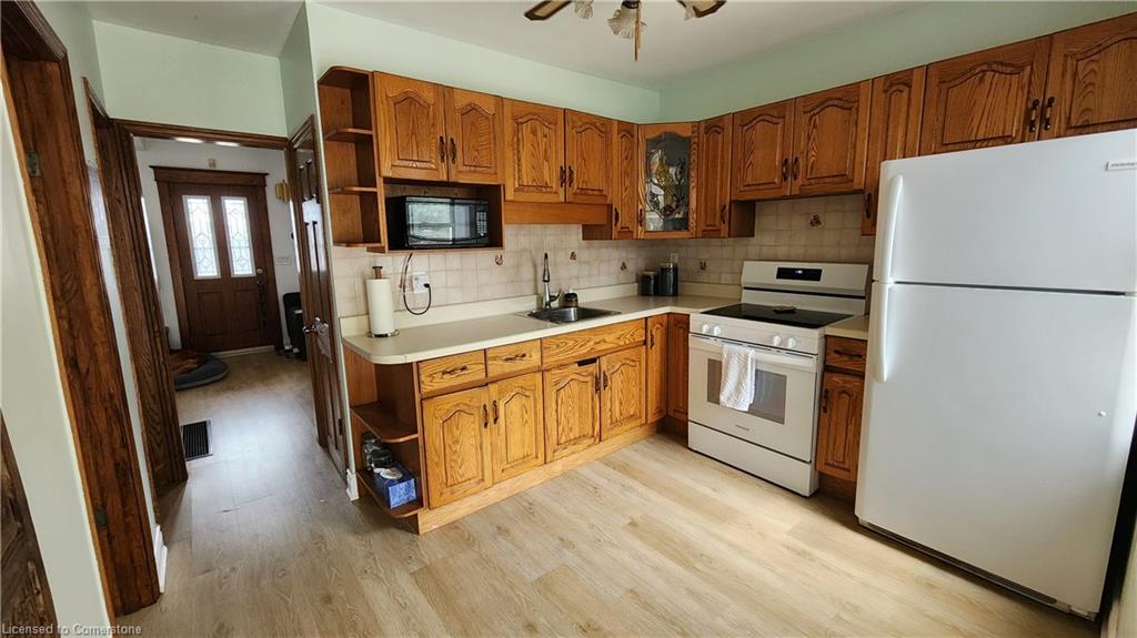 100 Houghton Avenue N Property Photo 8