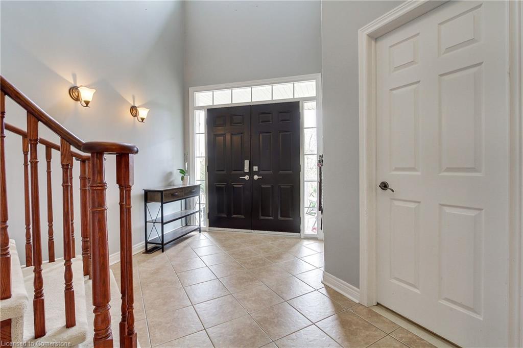 20 Parisian Crescent Property Photo 6