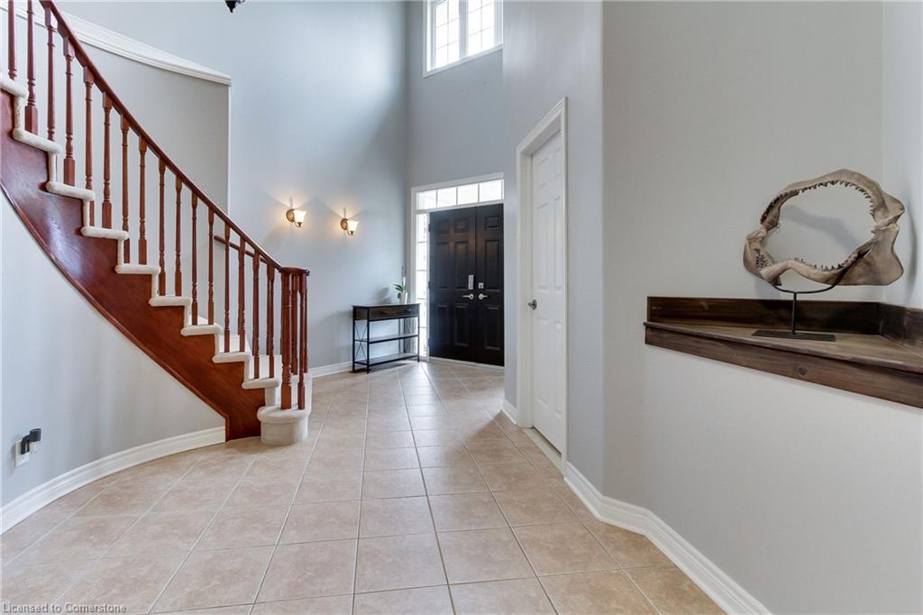 20 Parisian Crescent Property Photo 7