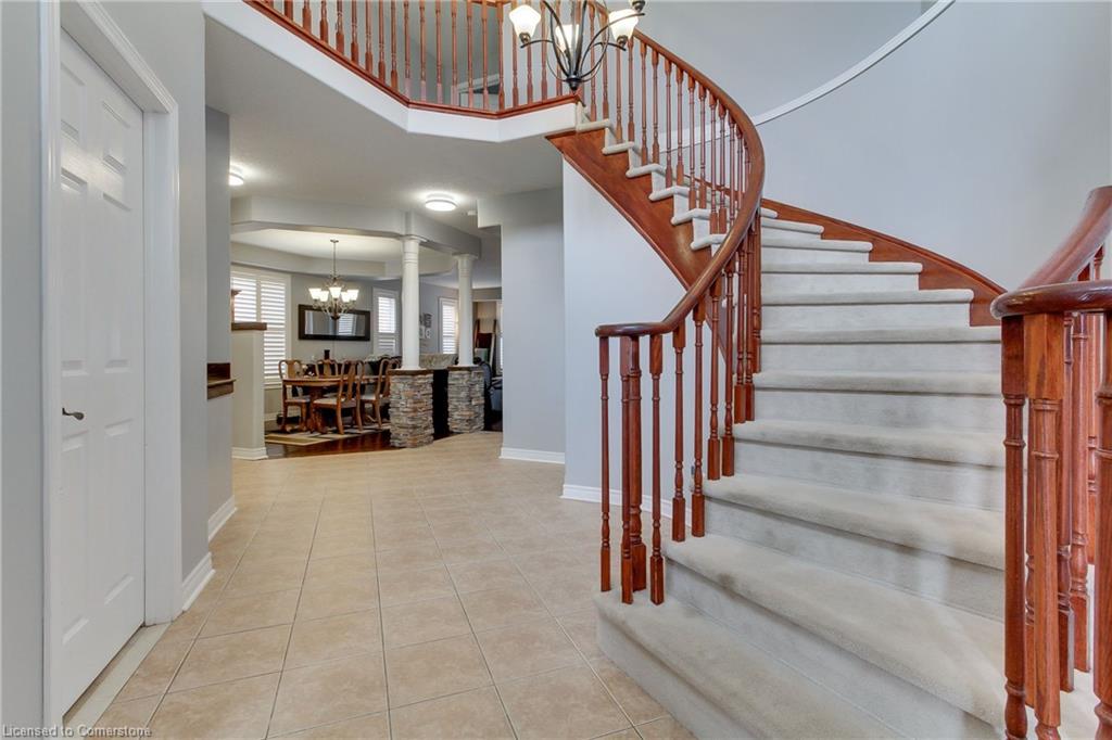 20 Parisian Crescent Property Photo 8