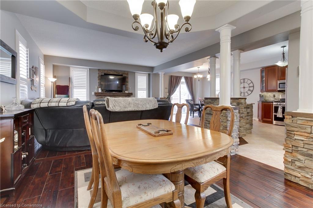 20 Parisian Crescent Property Photo 12