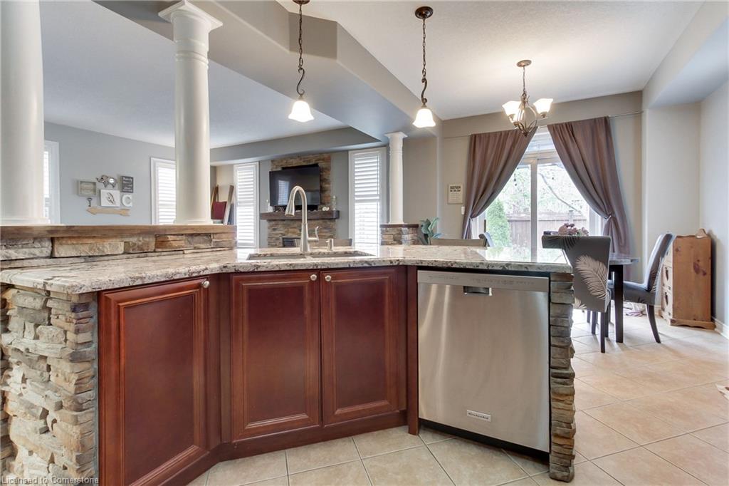 20 Parisian Crescent Property Photo 20