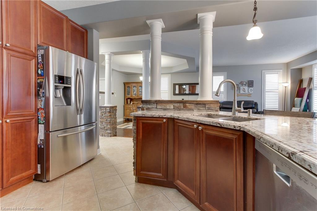 20 Parisian Crescent Property Photo 21