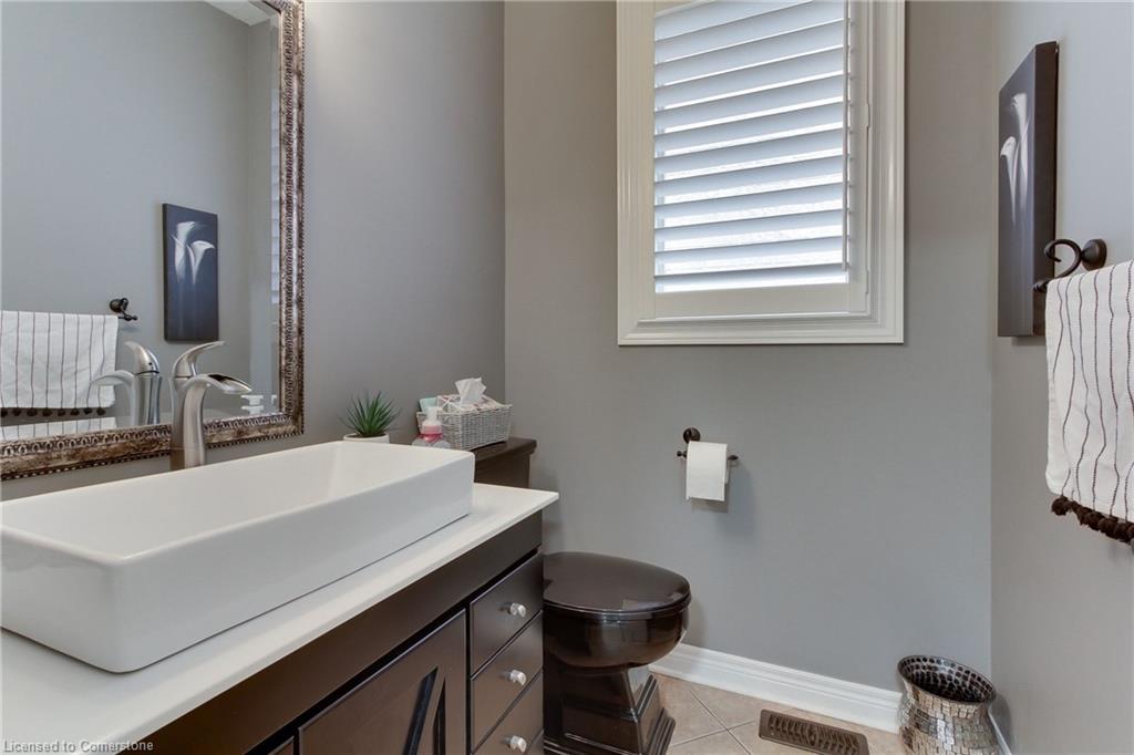 20 Parisian Crescent Property Photo 25